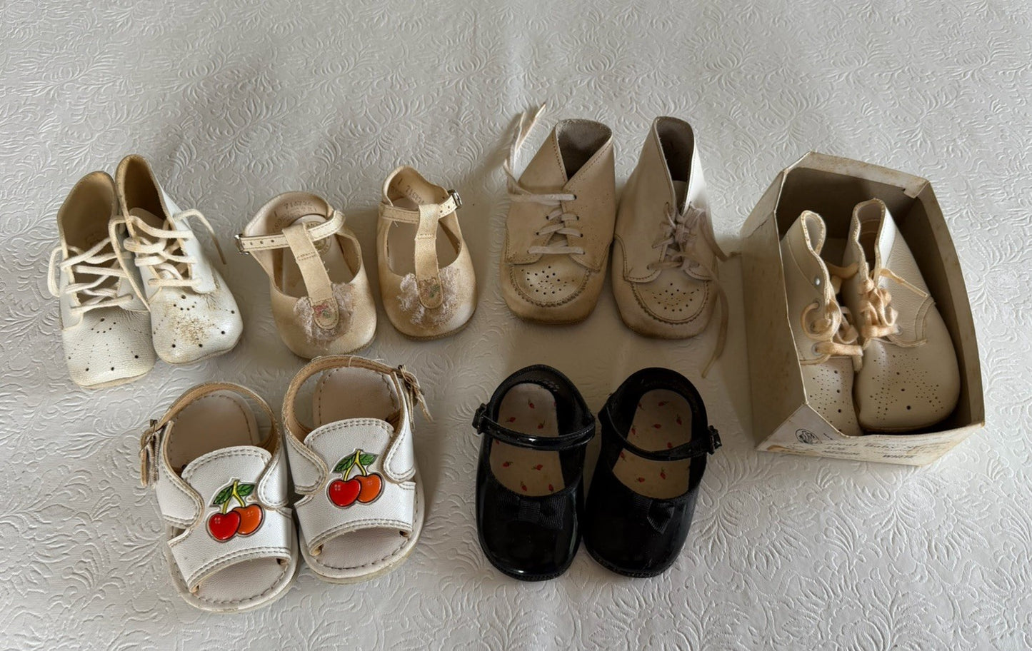 Vintage Baby Shoes Lot of 5 Ideal Cherry Box White Black Sandals Infant Display