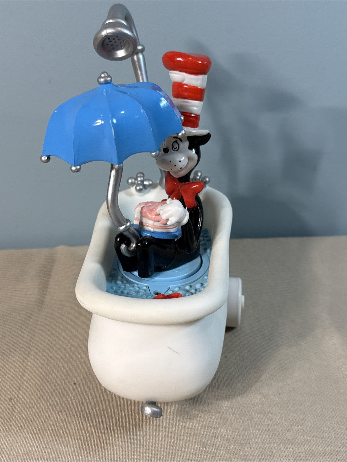 Vintage 2002 ERTL Dr Seuss Cat in the Hat Bathtub Pull Toy Motion Mobile