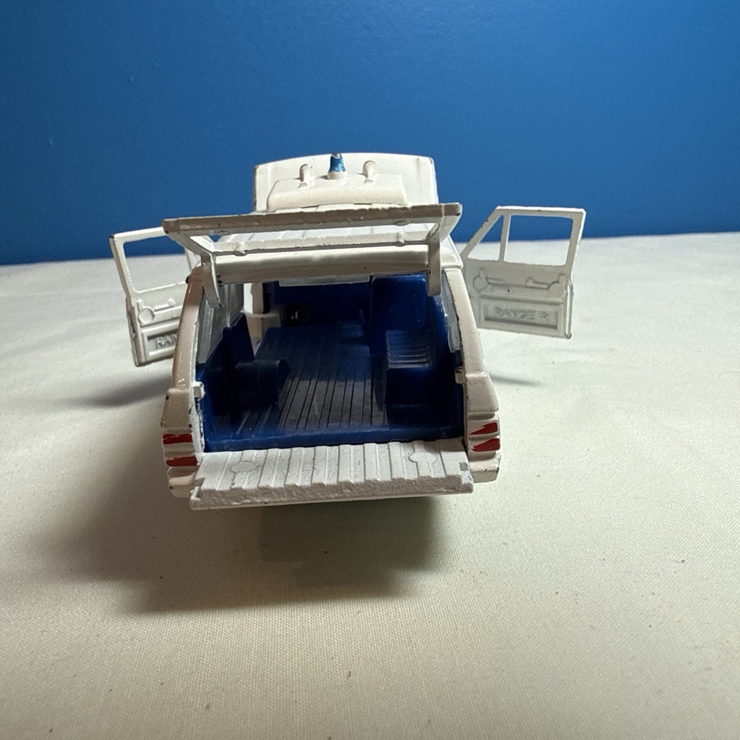Vintage Range Rover Ambulance Dinky 268 Opening Hood Doors Hatch With Stretcher