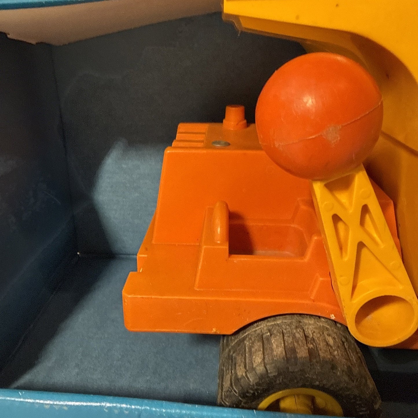 Vintage 1975 Fisher Price #302 Dump Truck Pre-owned with Original Box