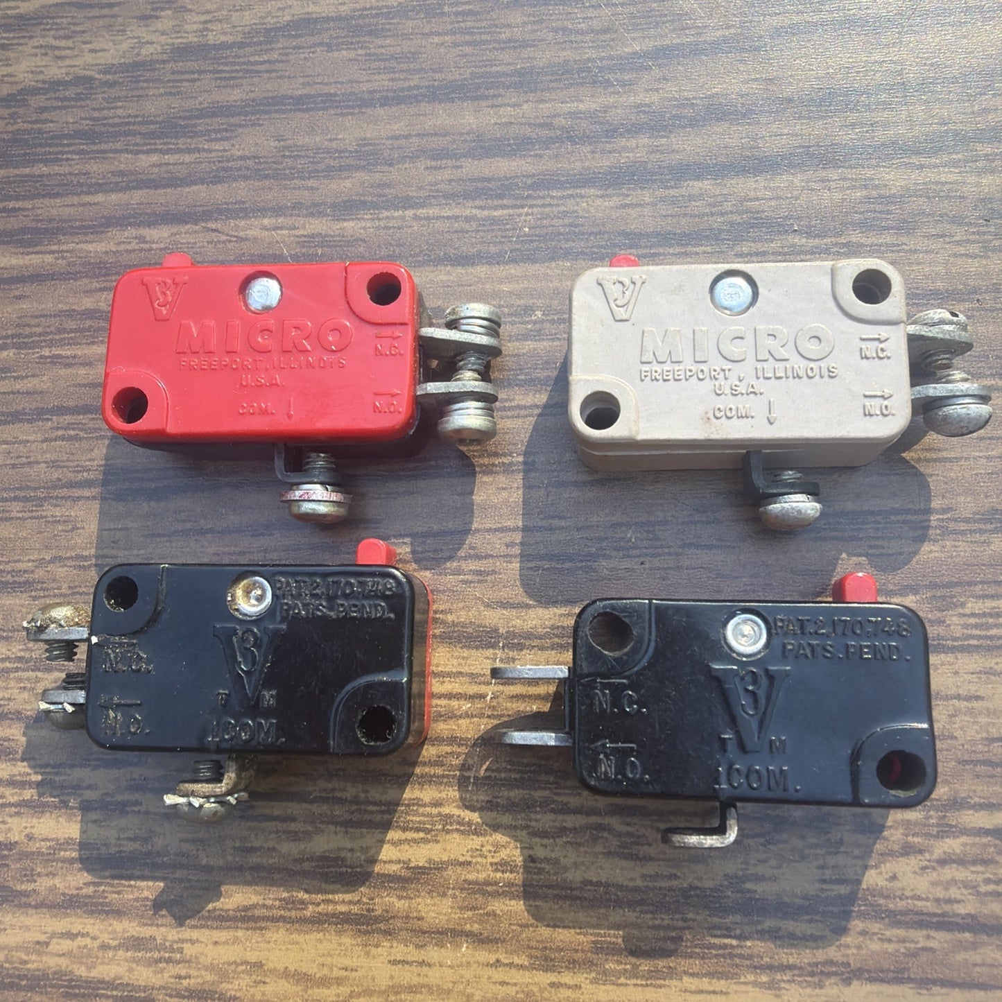 Lot Of 4 Micro Switches V3 444 V3 1 Industrial Electrical Parts