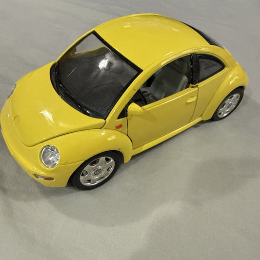 1998 Volkswagen Beetle Yellow 1 18 Diecast Bburago Gold Collection Italy