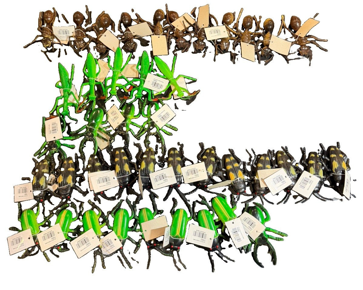 Large NWT Plastic Insect Toys Figures Bug Assortment Ant Mantis Beetle 60+ pc