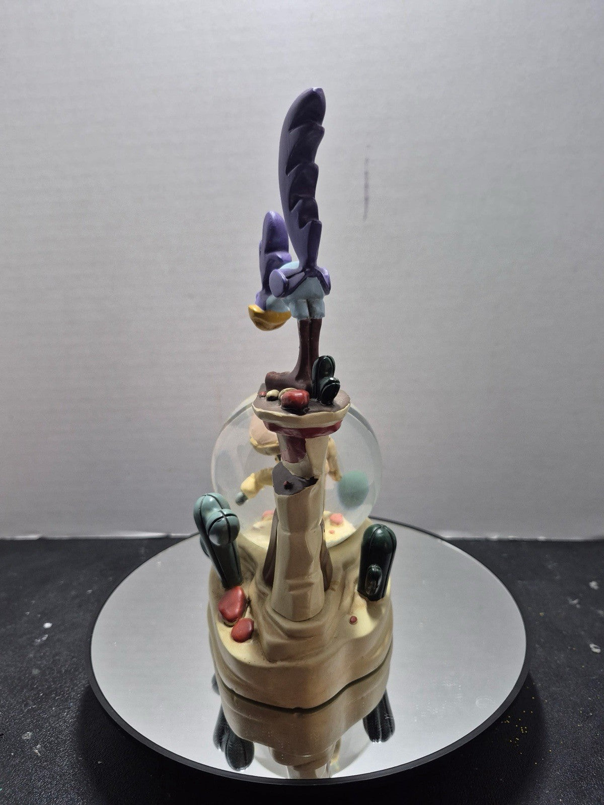 Looney Tunes Wile E Coyote Road Runner Snow Globe Very Rare