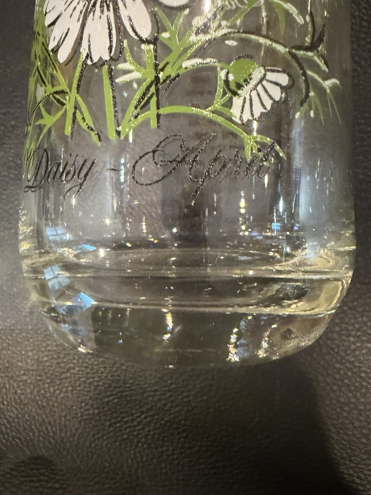 Vintage Daisy Flower of April Drinking Glasses Birth Month Floral Set of 2 Retro