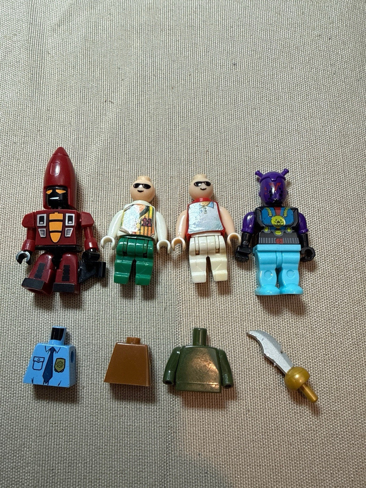 Vintage Best Lock Minifigures Parts Lot Sci Fi Aliens Torsos Accessories 7 Piece