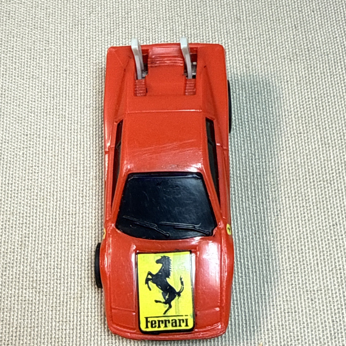Hot Wheels Power Command Ferrari Testarossa Red 1986 Metal Base Pull Back Racer