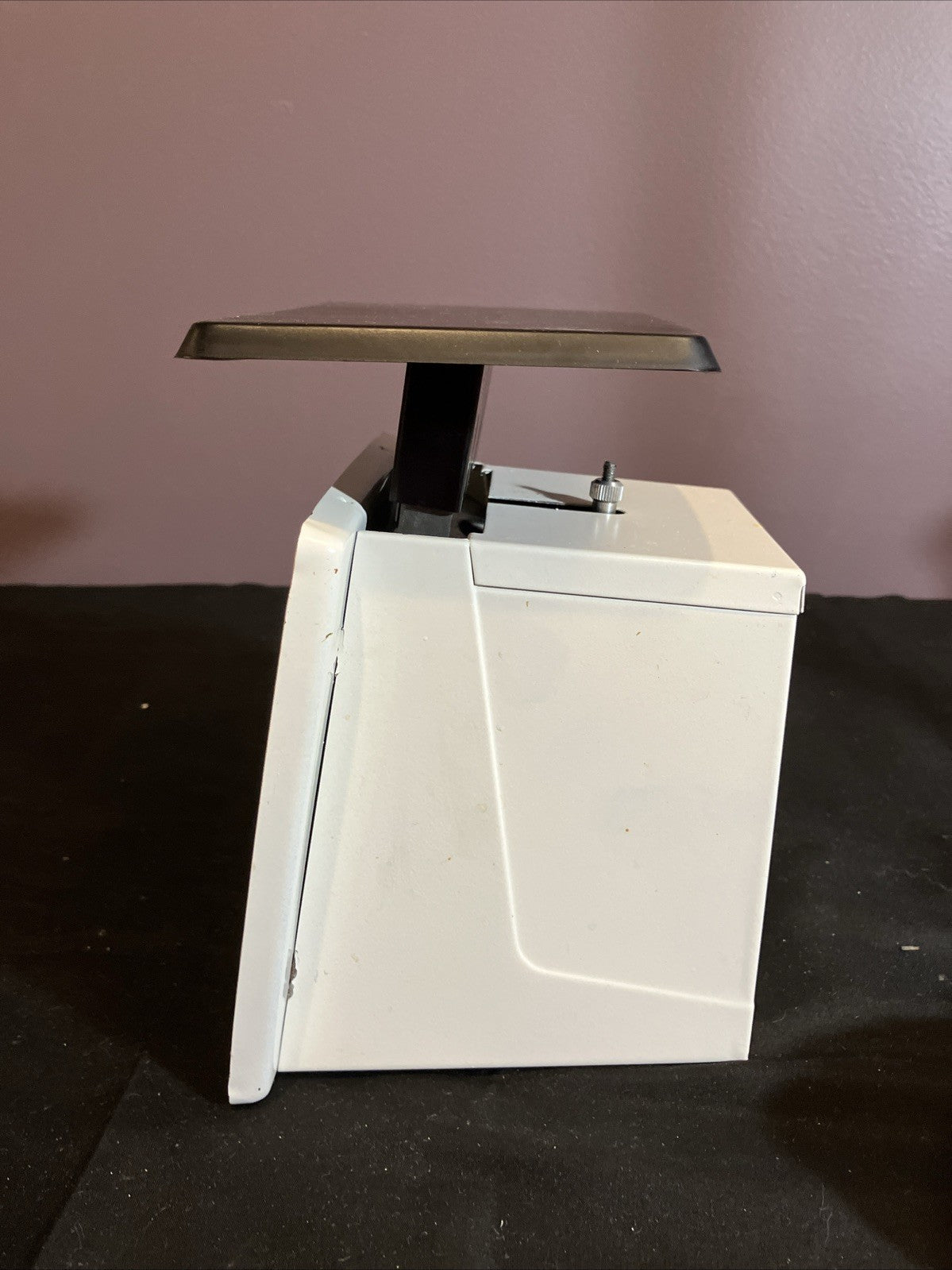 Vintage Hanson Utility Scale 25 lb White Black Kitchen Farm Scale USA
