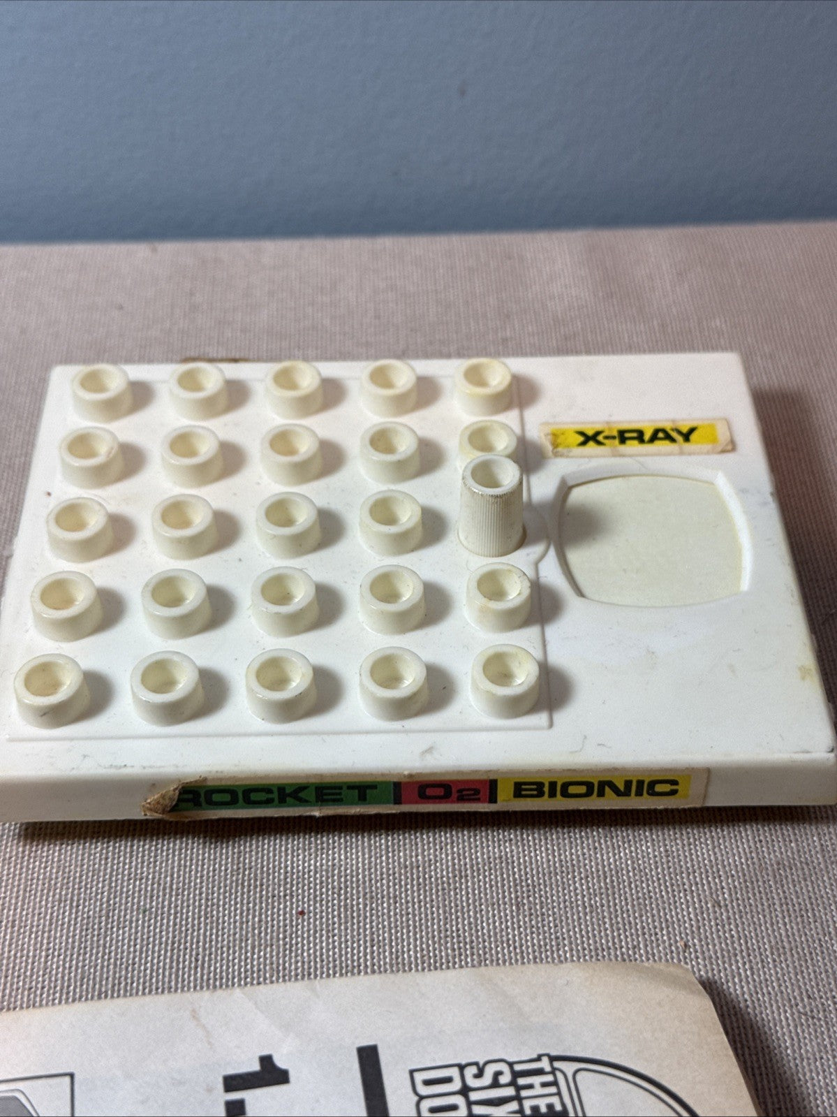 1975 Six Million Dollar Man Steve Austin Figure Outfit Repair Station Lot
