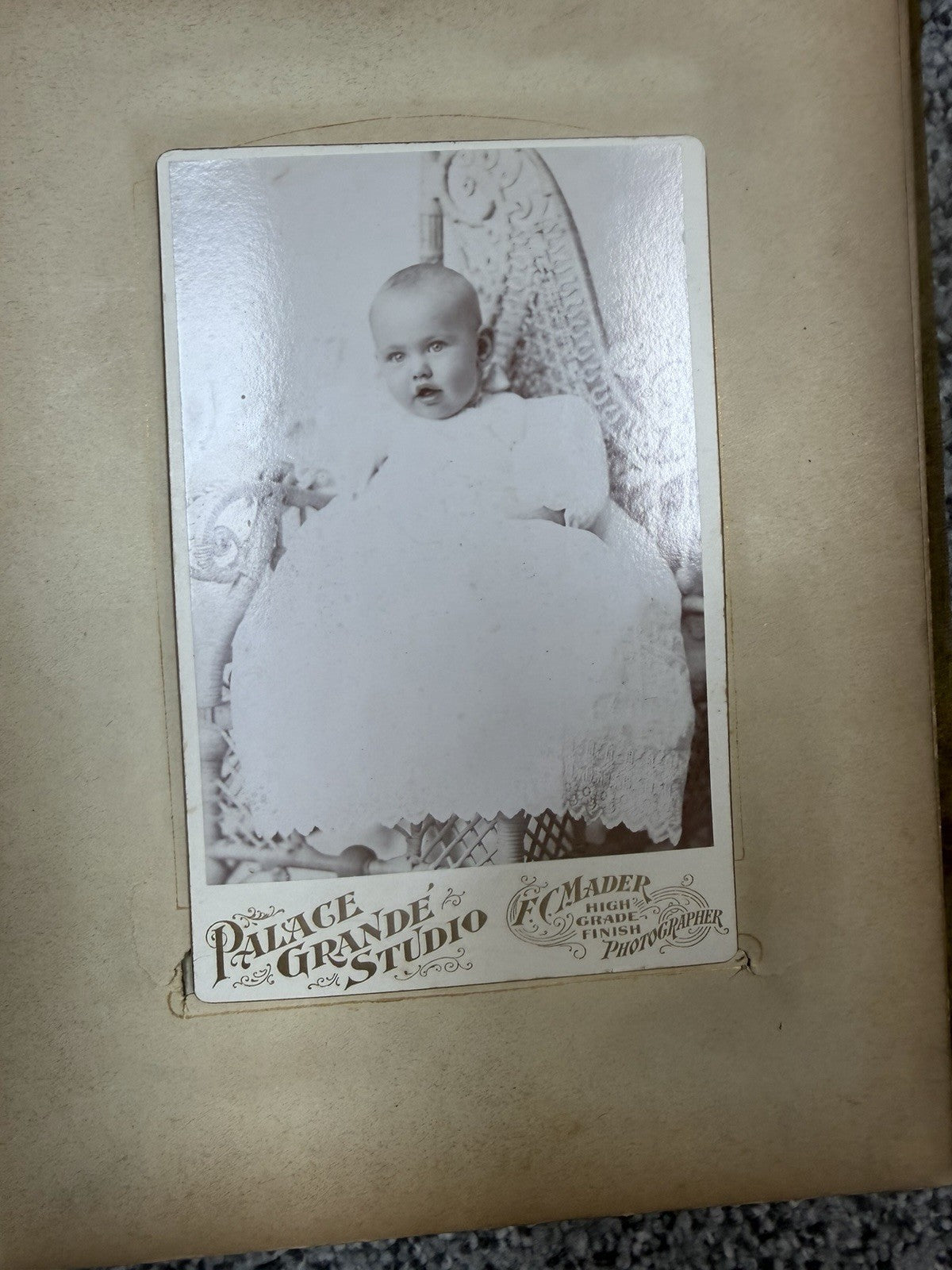 Antique Victorian Green Velvet Photo Album Cabinet Cards Tintypes Photos Ohio