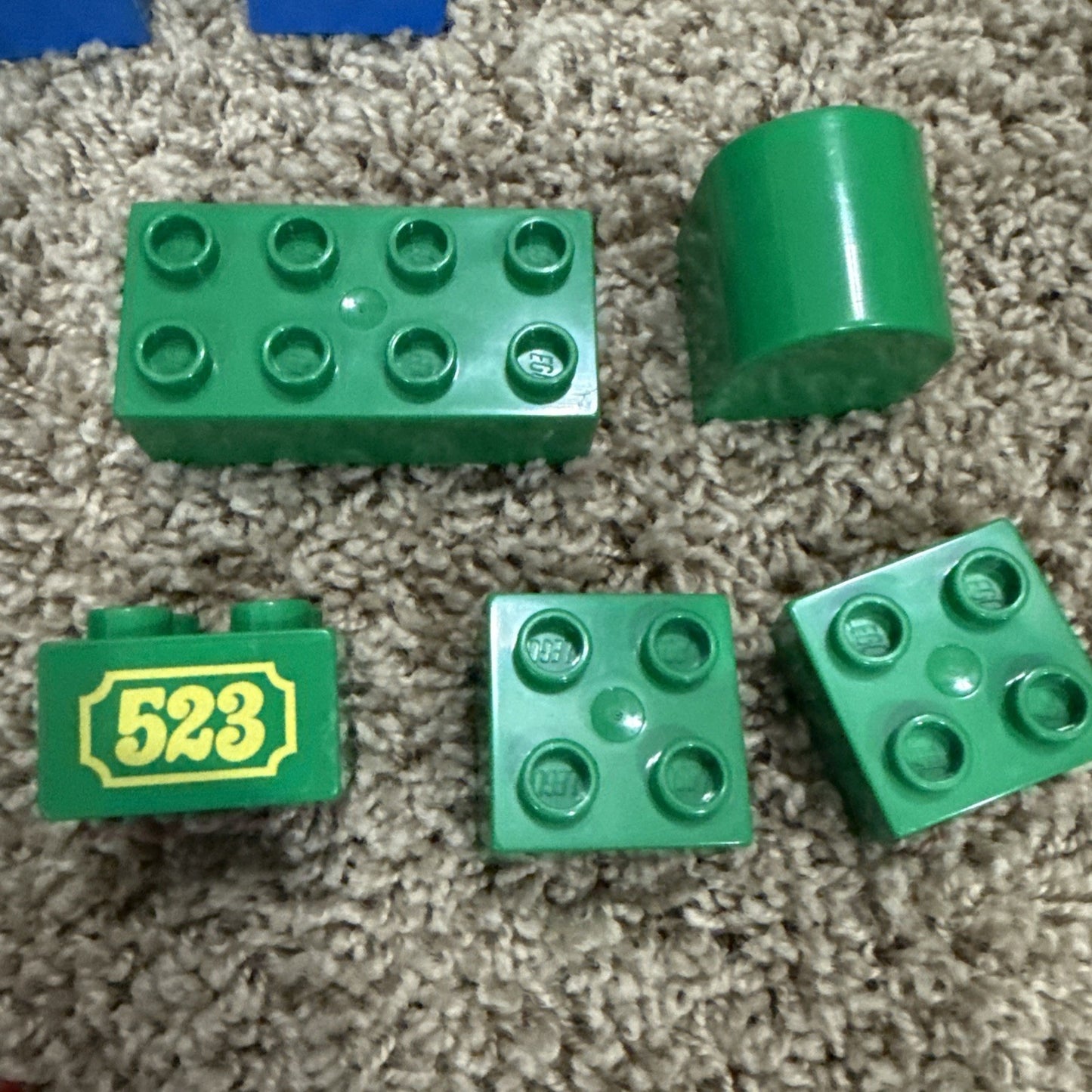 Vintage LEGO 523 Train Station Set Town Building Vehicles Minifigures w/ Extras