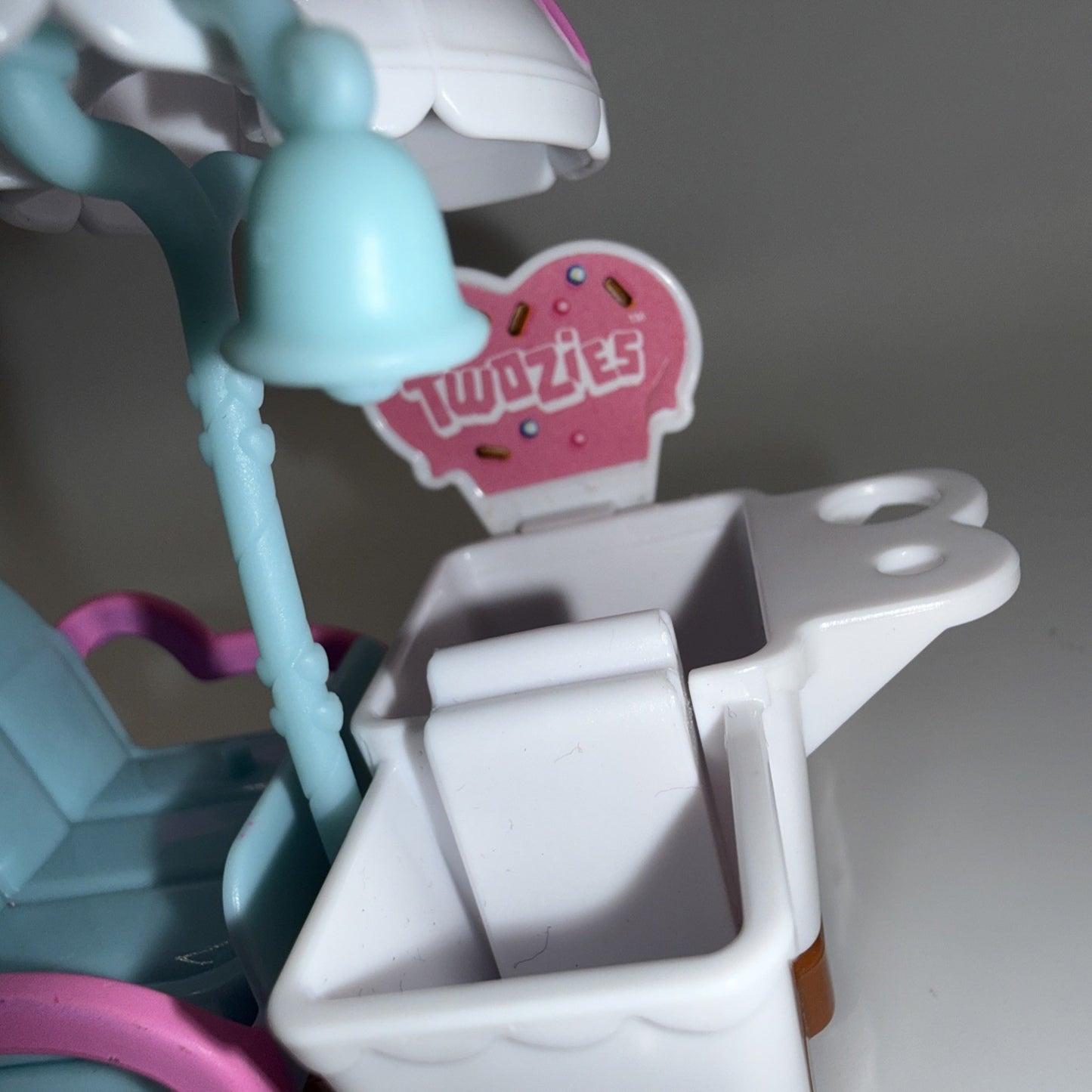 Moose Twozies Two Cool Ice Cream Cart Box Babies Fox Costumes Figure Incomplete