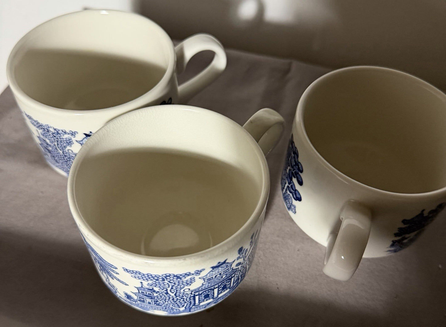 Vintage Churchill Blue Willow Tea Coffee Cups Set of 3 Footed England