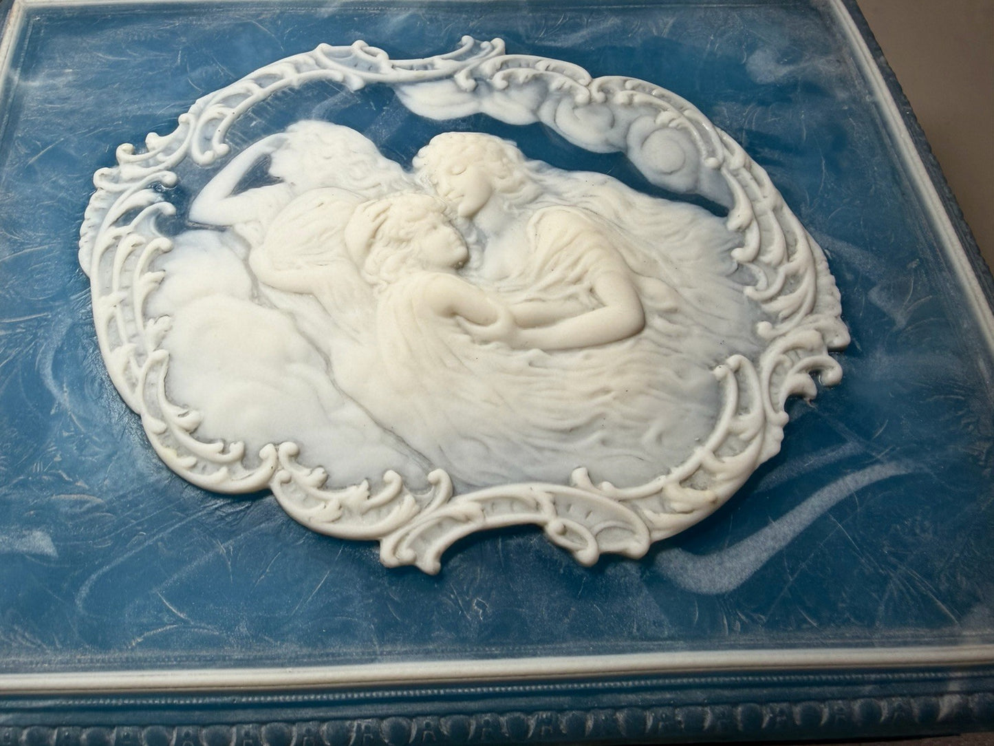 Vintage Incolay Stone Nimbus Three Maidens Blue Cameo Jewelry Box 1979