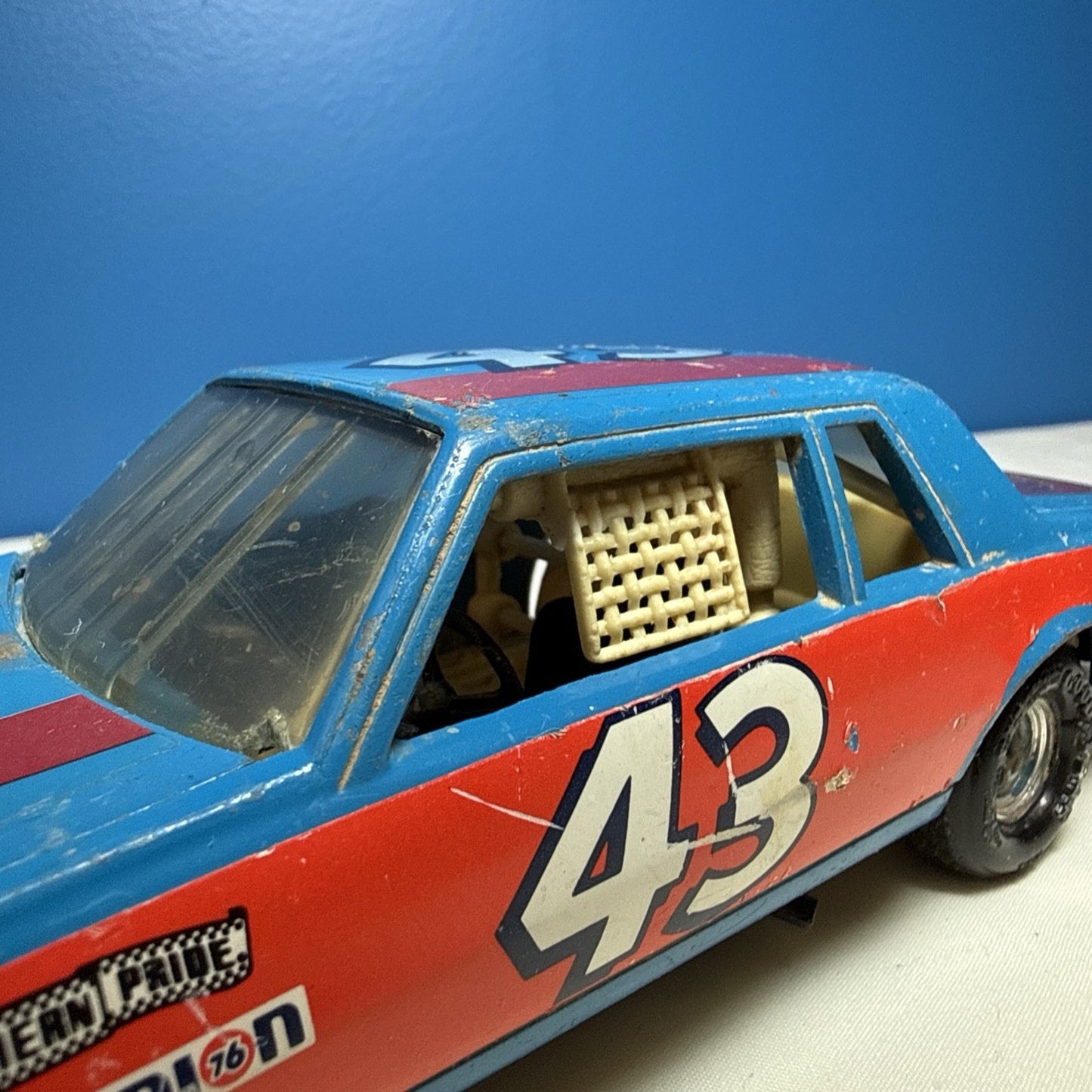 Vintage Ertl Richard Petty STP 43 1980 Chevrolet Caprice 1/24 NASCAR Diecast Car