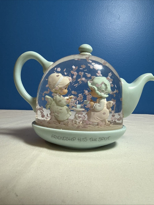 Precious Moments Friendship Hits The Spot Teapot Waterglobe Musical Figurine 92
