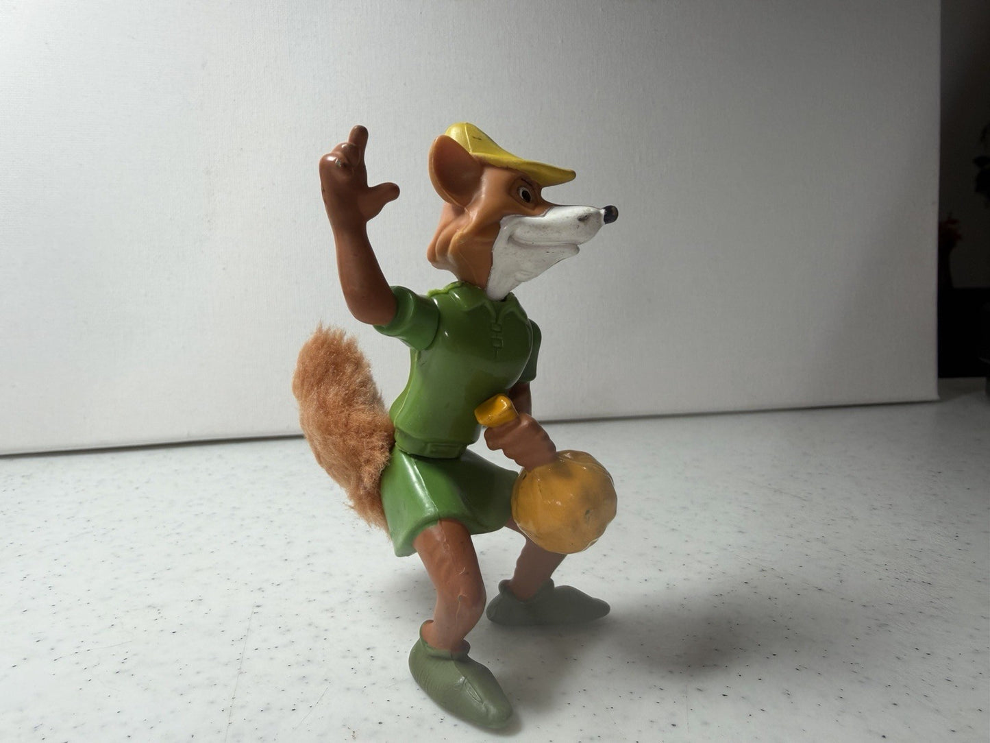 Vintage 1995 Disney Robin Hood Happy Meal Figure Fox Gold Sack McDonalds Toy