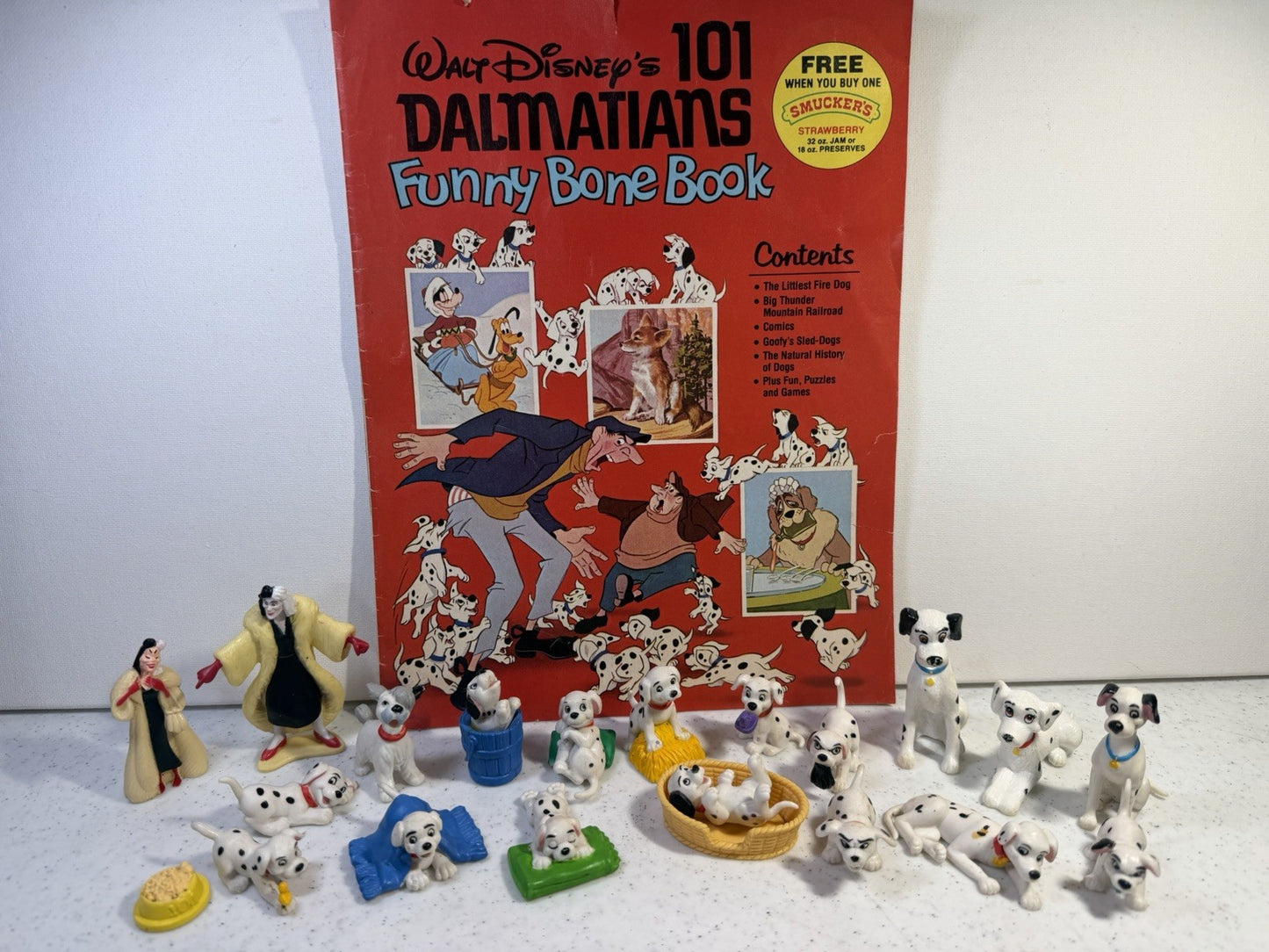 Vintage 1996 McDonalds 101 Dalmatians Toy Lot 21pc Cruella & 1978 Smuckers Book