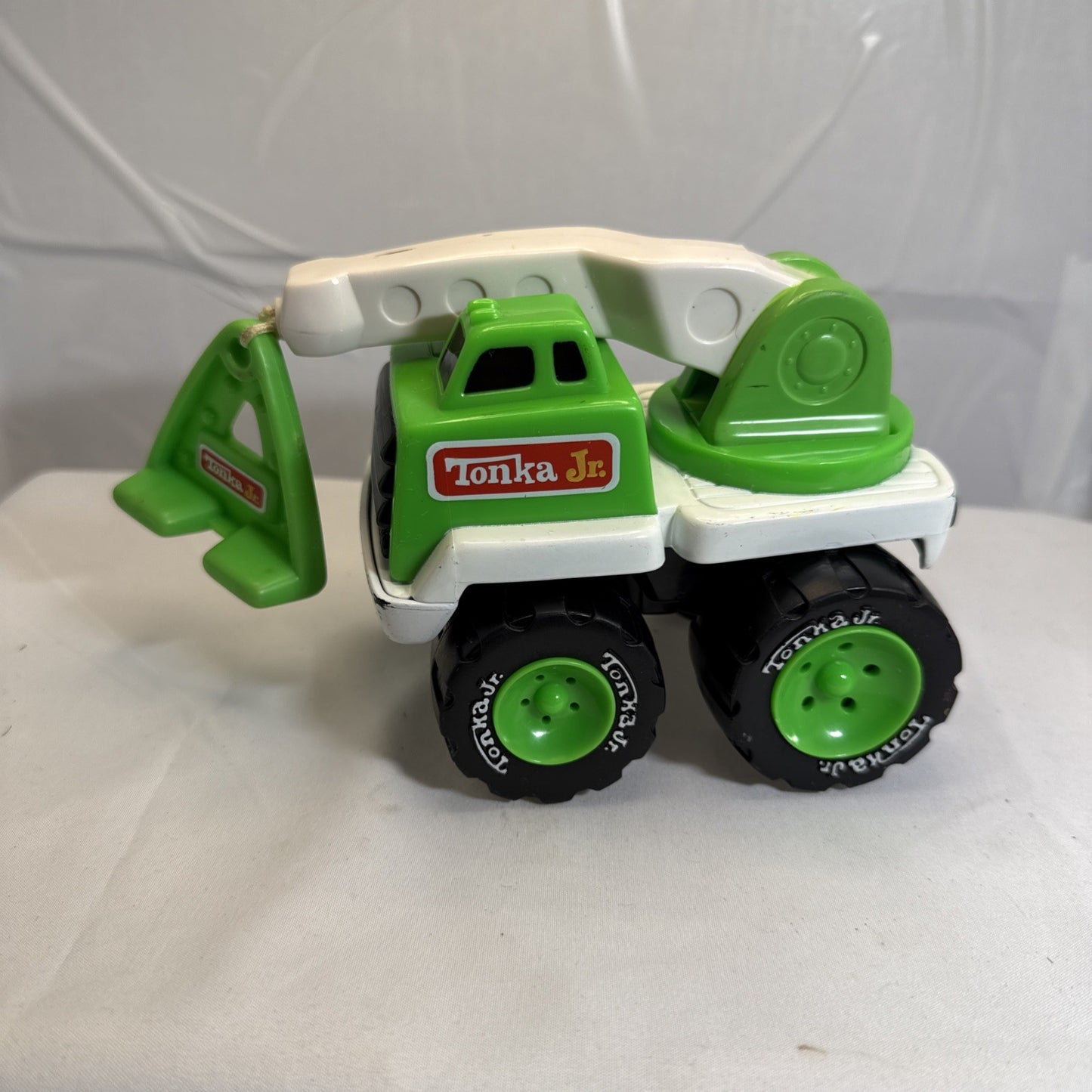 Vintage Tonka Jr Wobbler Crane Truck Year 2000