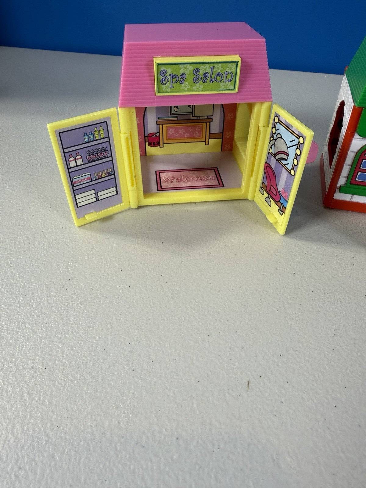Sanrio Hello Kitty Mini Building Playset Lot 6 Figures Accessories Toy Houses