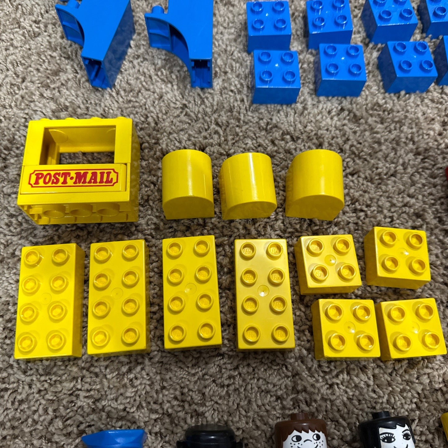 Vintage LEGO 523 Train Station Set Town Building Vehicles Minifigures w/ Extras