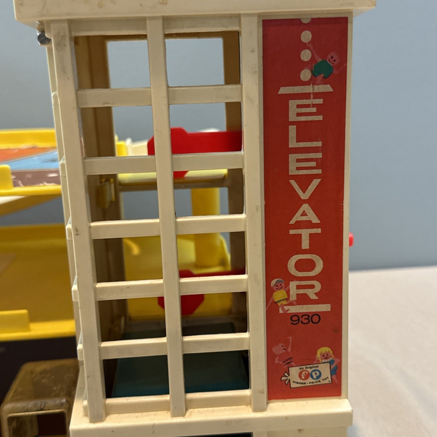 Vintage Fisher Price 930 Play Family Action Garage 1970 w/Box & Lift Incomplete